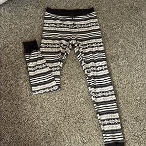 Old Navy Black and White Striped Leggings